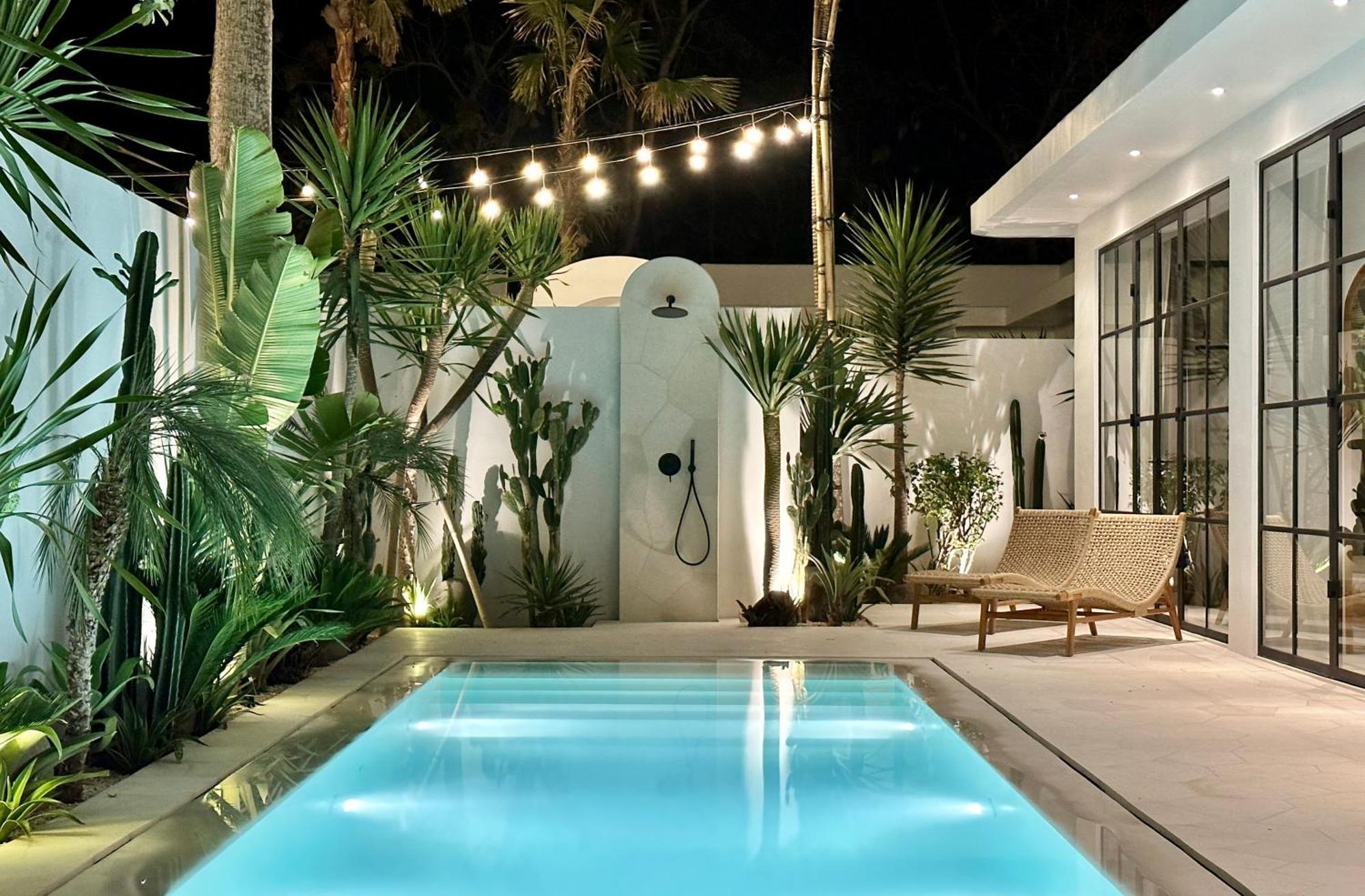 Melrose X The Young Villas Улувату Екстер'єр фото