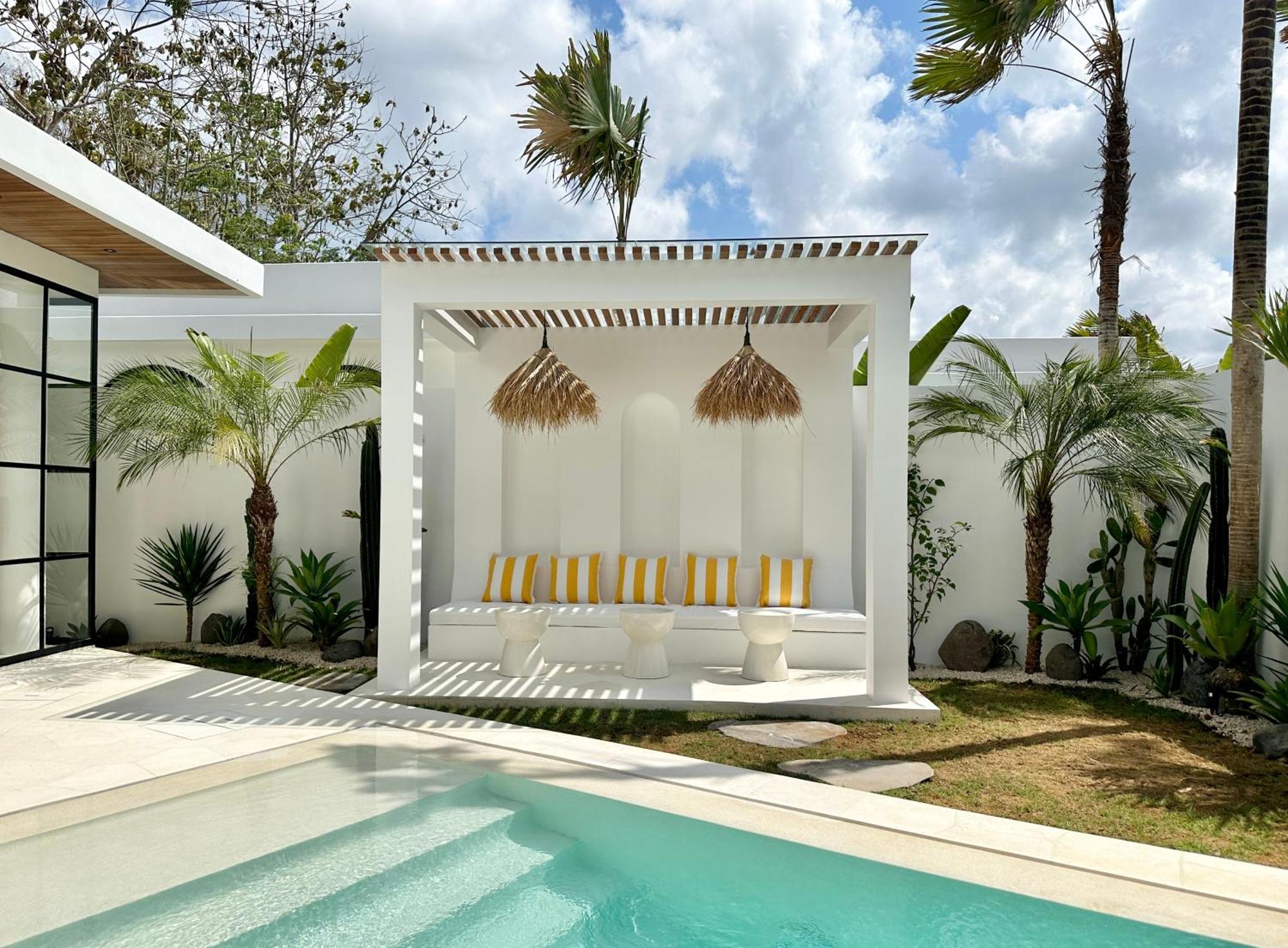 Melrose X The Young Villas Улувату Екстер'єр фото