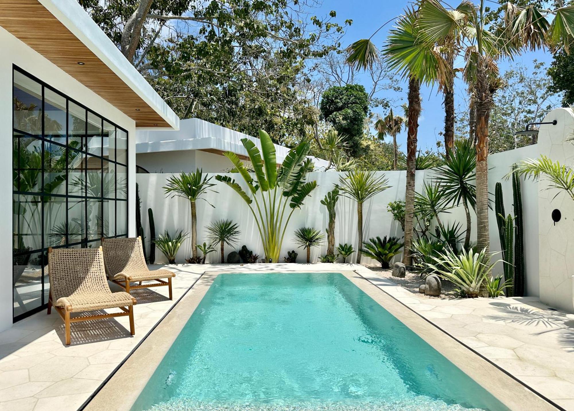 Melrose X The Young Villas Улувату Екстер'єр фото